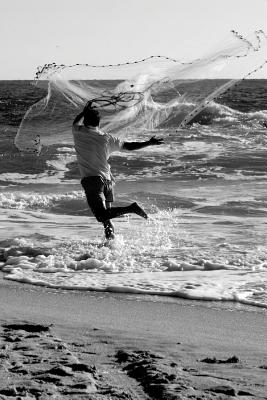 Read online Fisherman Casting a Net at the Beach Journal: 150 Page Lined Notebook/Diary -  file in ePub